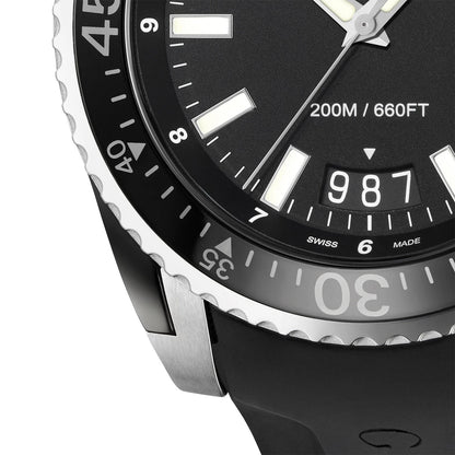Share Gucci YA136204 Men's Black Diver's Watch