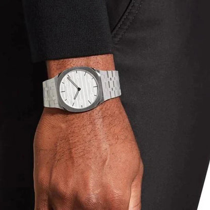 Gucci 25H YA163407 38mm Quartz Watch – Silver Dial, Stainless Steel Bracelet