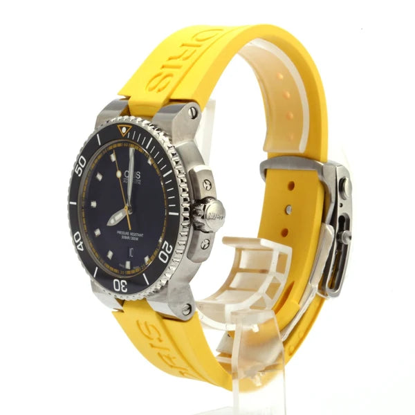Gucci Dive Black Dial Men's Yellow Watch YA136319